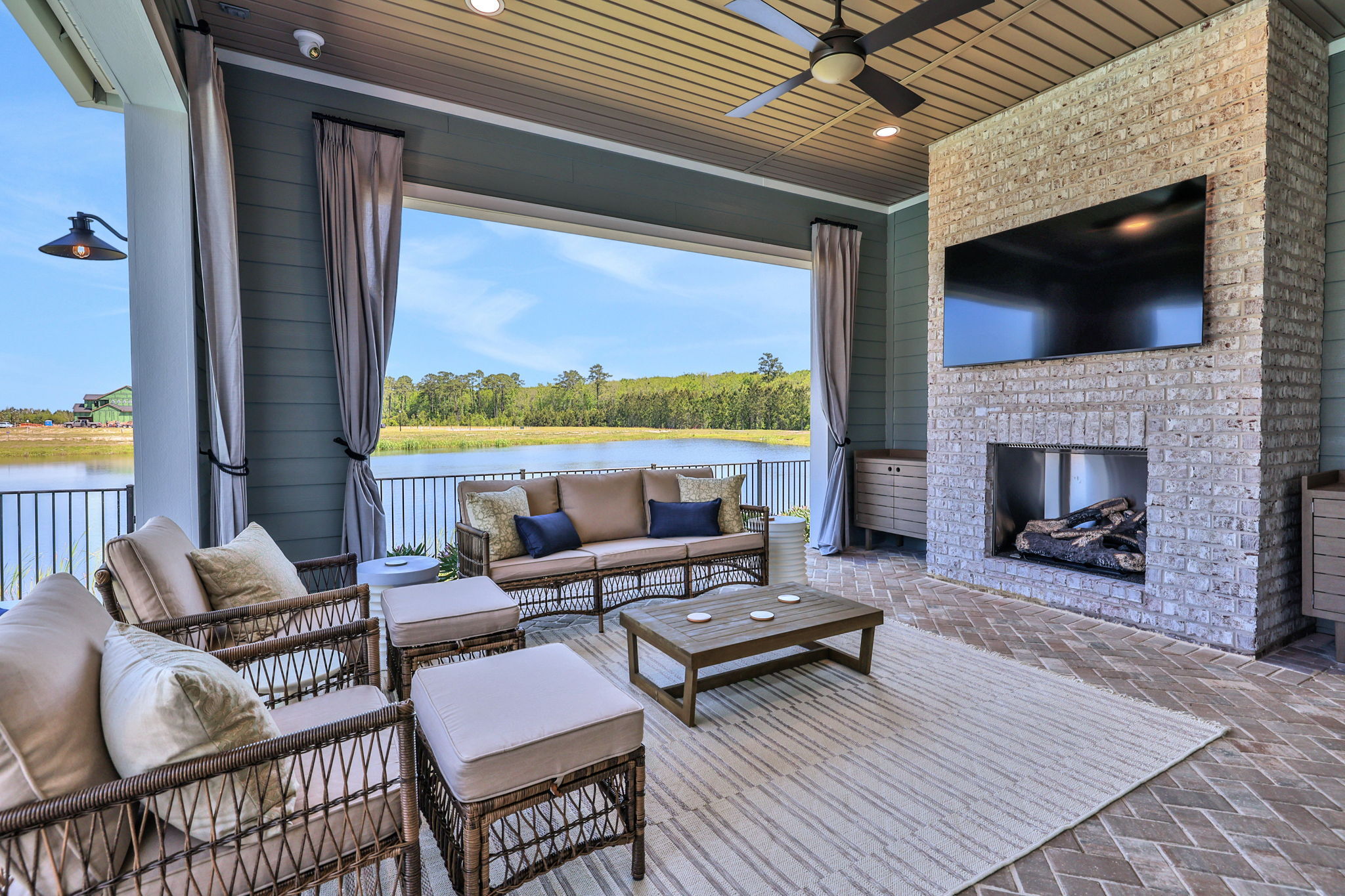 Dosite Homes in Mariposa at EverRange